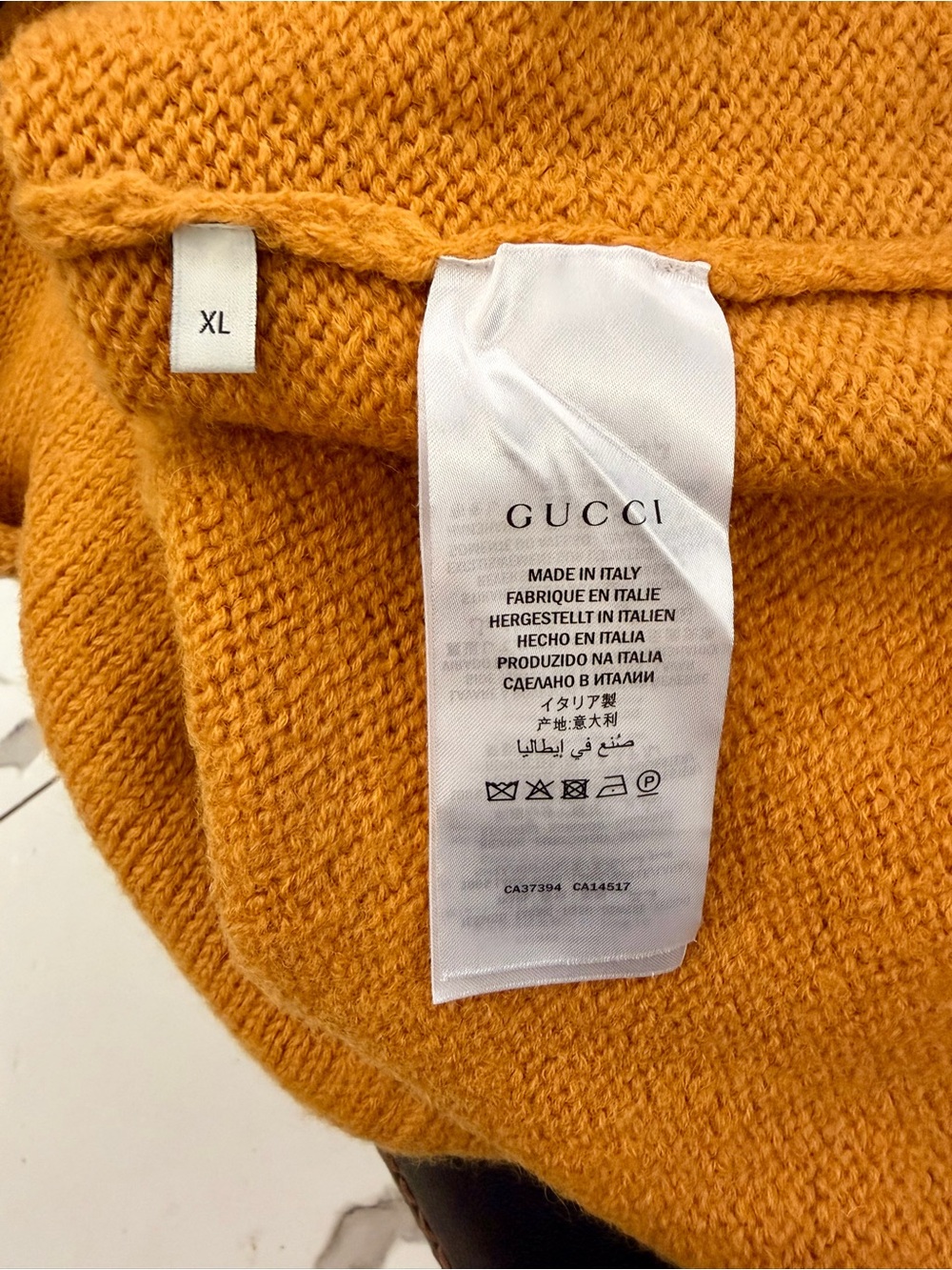 Auth Gucci Unisex V-Neck Sweater in Mustard Gold NWOT - Picture 4 of 4